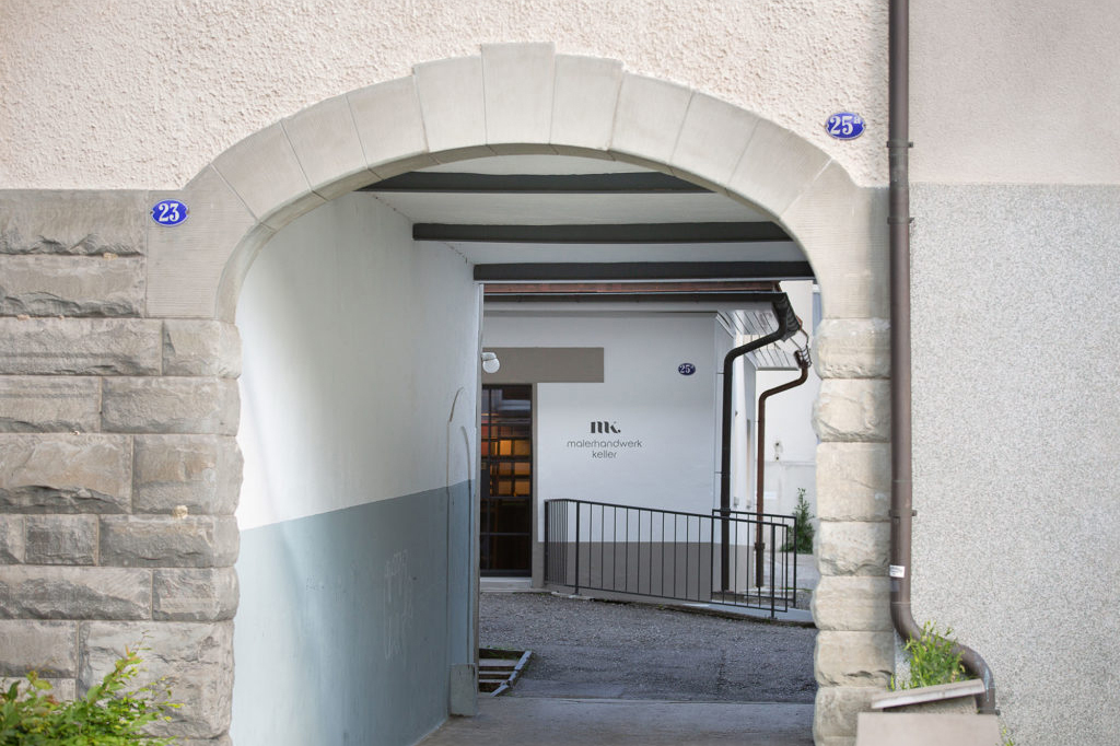 https://malerhandwerkkeller.ch/wp-content/uploads/2026/03/MKH_Farblokal_03-960x645.jpg